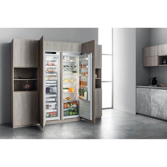 Hotpoint HS 18011 UK Integrated Fridge