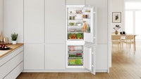 KIN86NSE0G, Built-in fridge-freezer with freezer at bottom