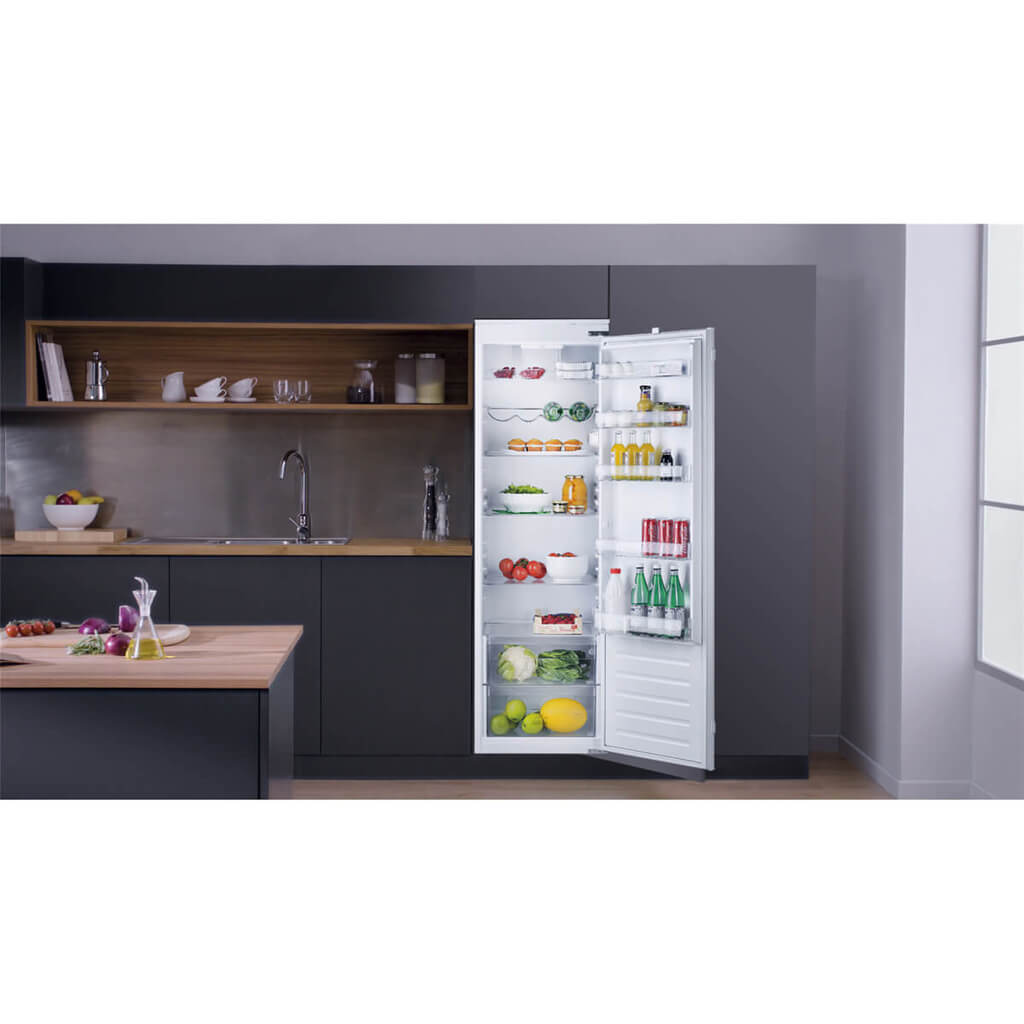 Hotpoint HS 18011 UK Integrated Fridge