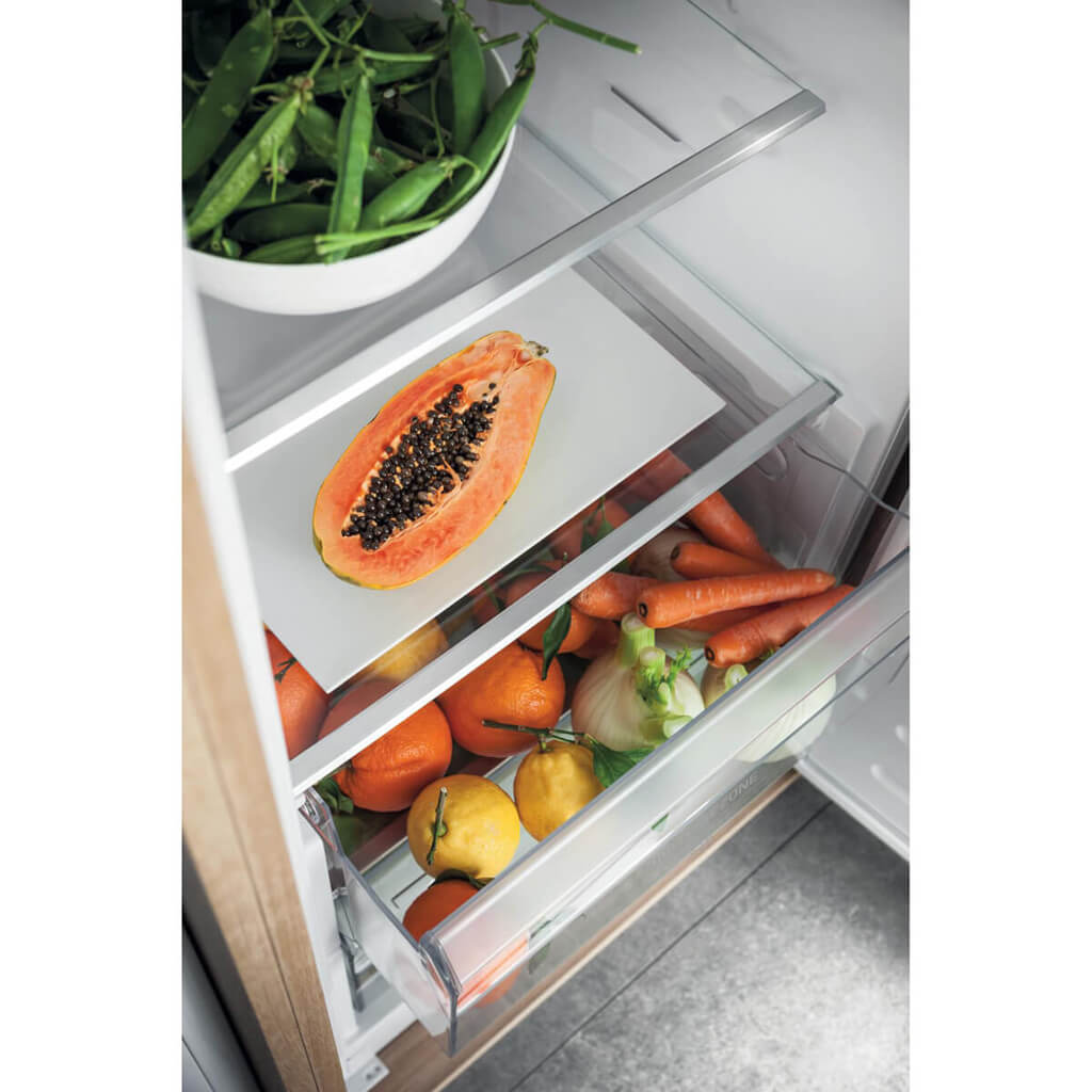 Hotpoint HS 18011 UK Integrated Fridge