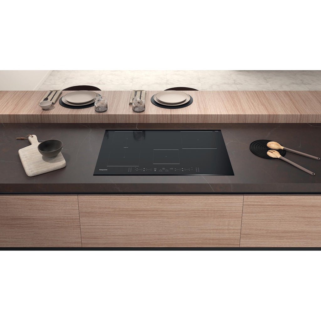 Hotpoint 77cm Induction Hob with MyMenu