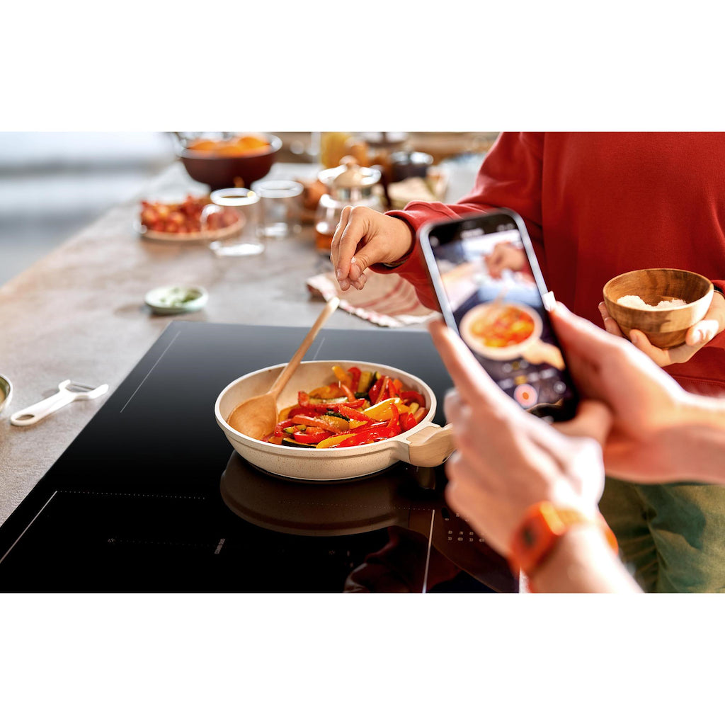 Hotpoint 77cm Induction Hob with MyMenu